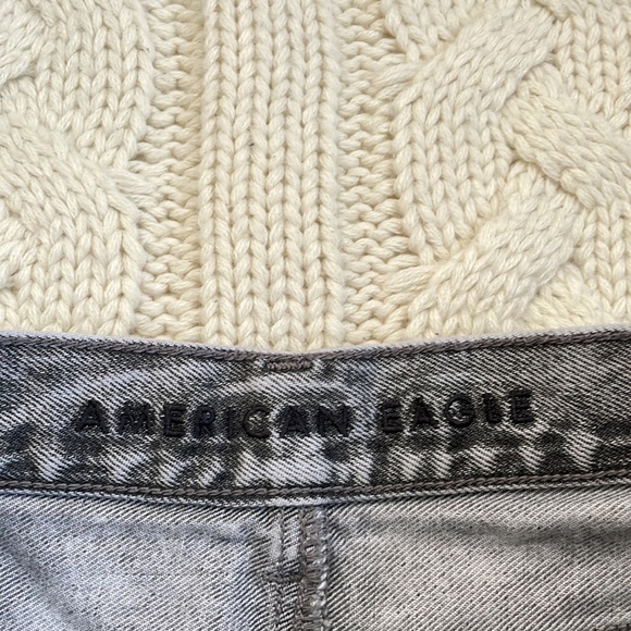 👖2 for $30👖 American Eagle Distressed Grey Denim Mom Jeans - SHORT - Picture 5 of 11